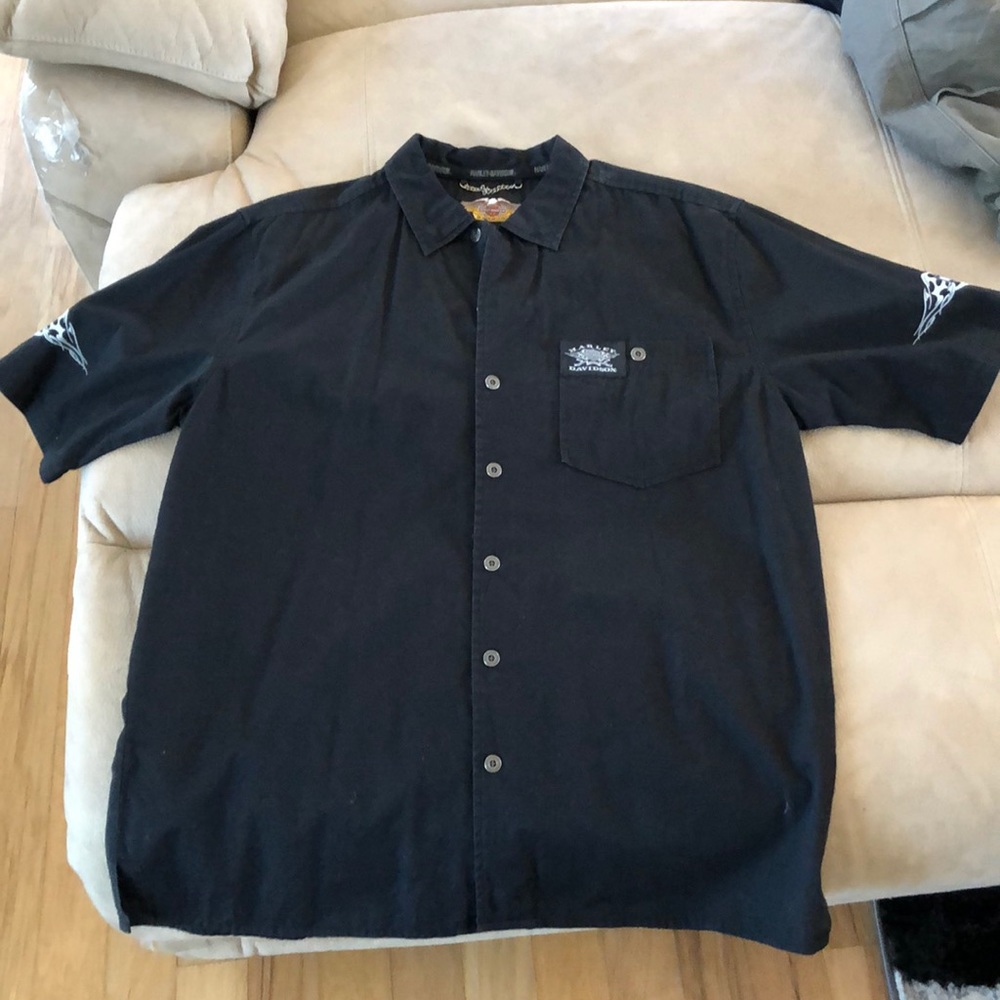 Harley Davidson mechanics button tee